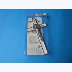 Krzyż metalowy z medalem Św.Benedykta 19,5 cm Wersja Lux biały